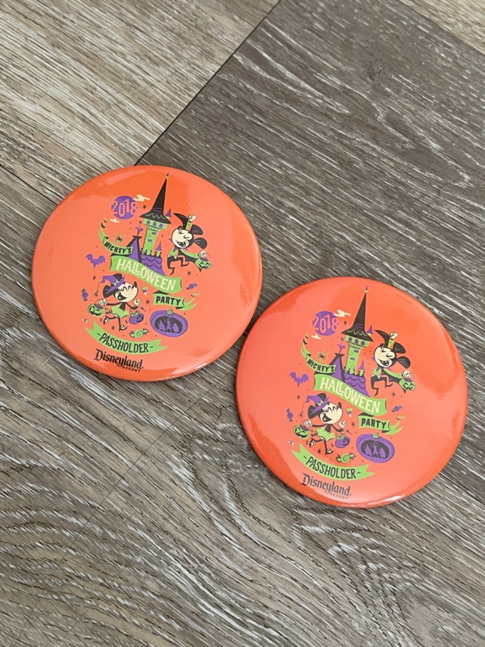 Disneyland 2018 Mickey’s Halloween Party pass holder pin 2 pack